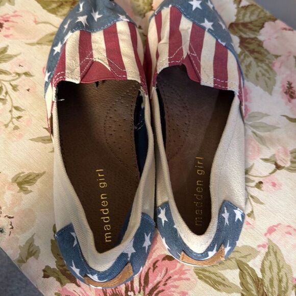 Madden girl Gloriee women’s slip on shoes size 8.5 USA Americana flag design com - Picture 3 of 6